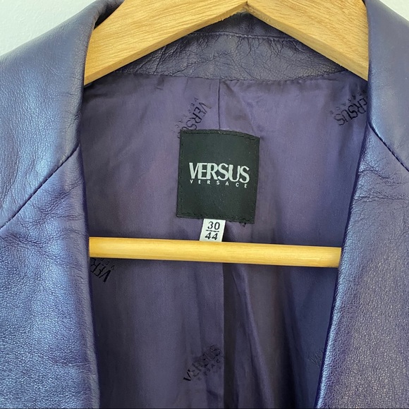 Vintage VERSUS VERSACE purple leather jacket - Picture 12 of 13